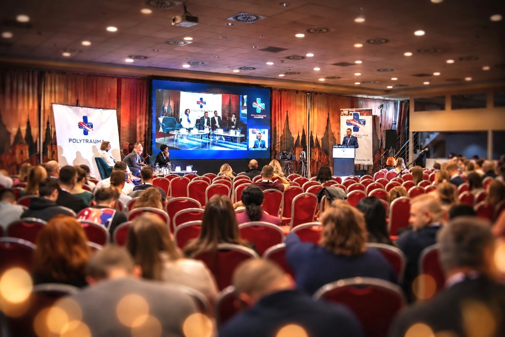 Konferencia v sále