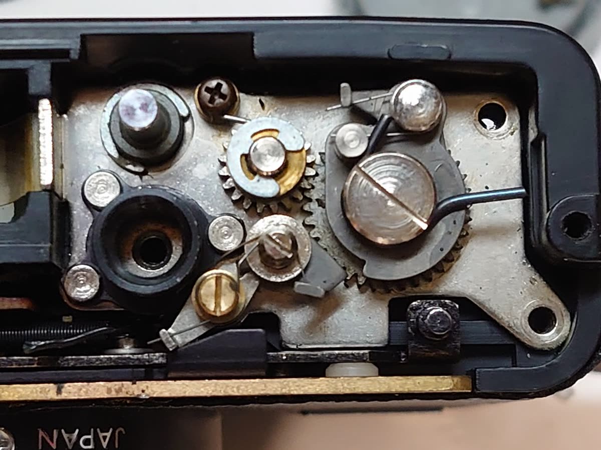 Ozubené kolesá mechaniky fotoaparátu